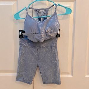 Blue marble workout set